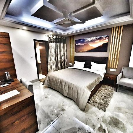 Hotel Aerocity Purple Orchid New Delhi Eksteriør bilde