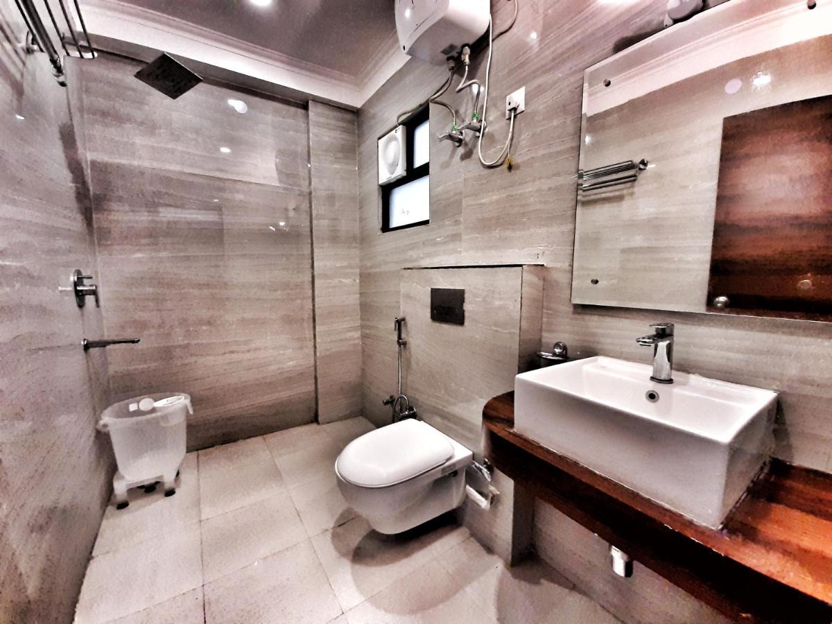 Hotel Aerocity Purple Orchid New Delhi Eksteriør bilde