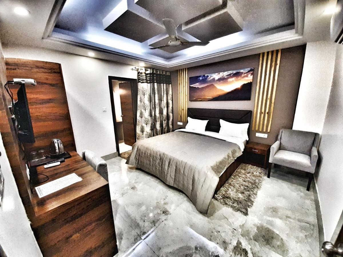 Hotel Aerocity Purple Orchid New Delhi Eksteriør bilde