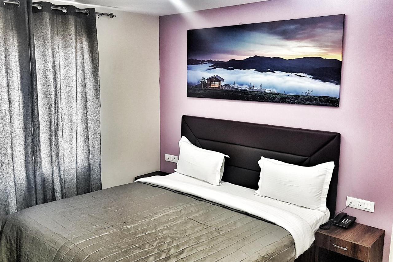 Hotel Aerocity Purple Orchid New Delhi Eksteriør bilde