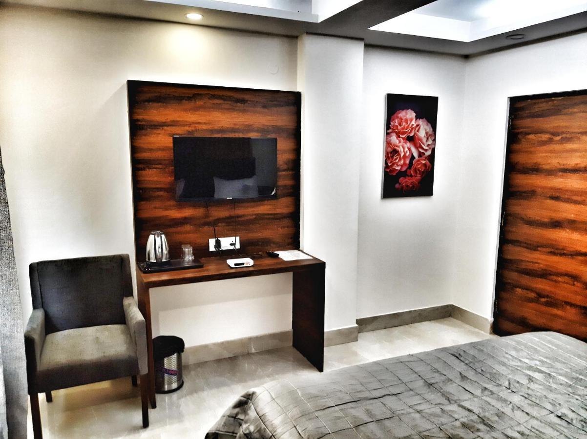 Hotel Aerocity Purple Orchid New Delhi Eksteriør bilde